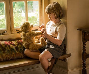 Une scène du film Goodbye Christopher Robin