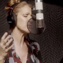 Céline Dion dans le studio d'enregistrement de la chanson de La guerre des tuques 3D