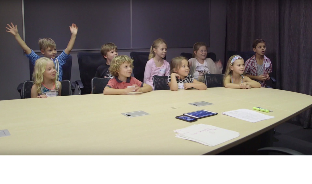 Un panel d'enfants analyse l'album de Coeur de pirate : Du bonheur concentré