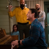 Une scène du film <em>Playing with Fire</em>