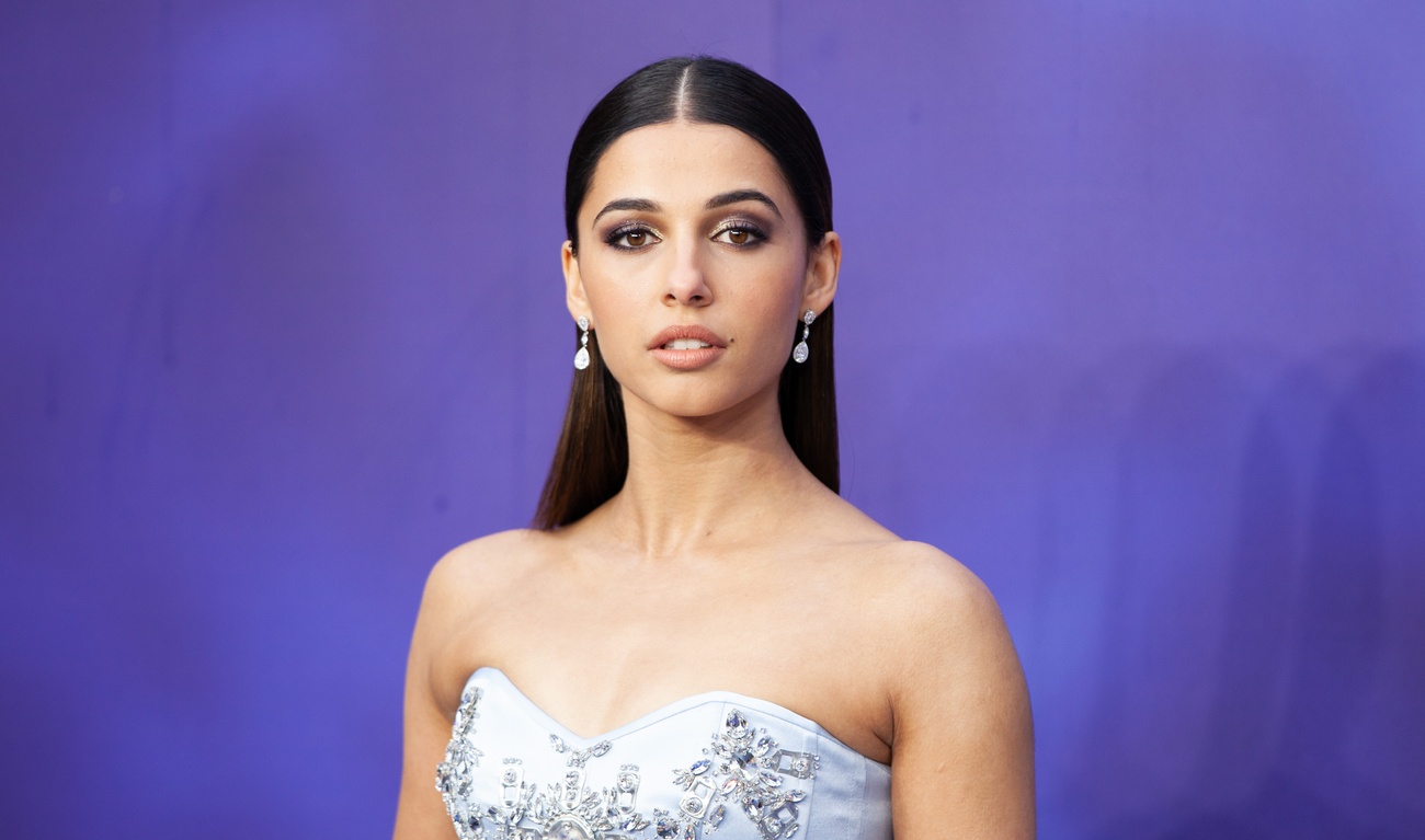 La nouvelle Jasmine brille sur le tapis rouge d'Aladdin à Londres