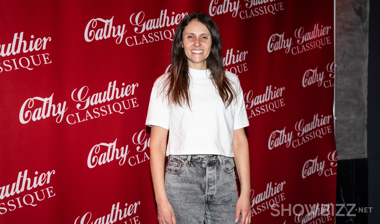 Tapis rouge de la première de Cathy Gauthier