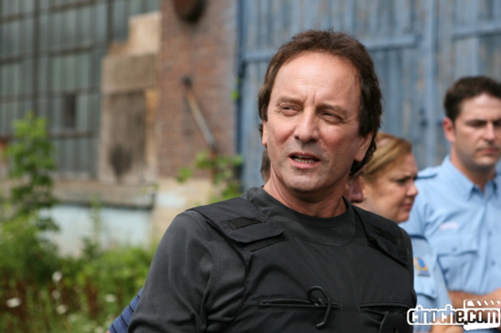 Michel Côté sur le plateau de De père en flic.