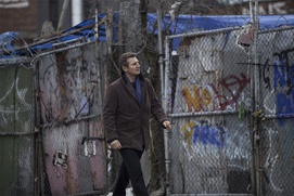 Une scène du film A Walk Among the Tombstones