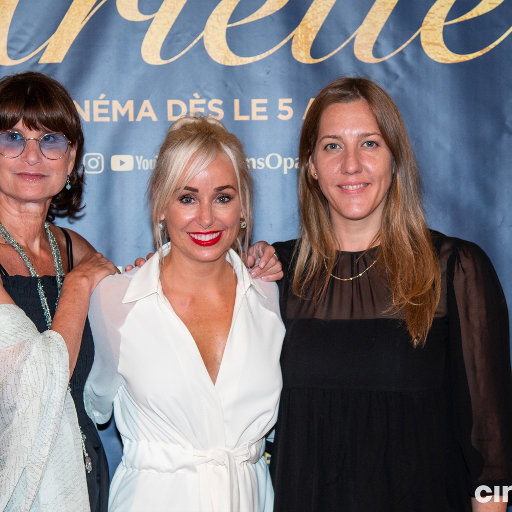 Sur le tapis rouge du film Arlette