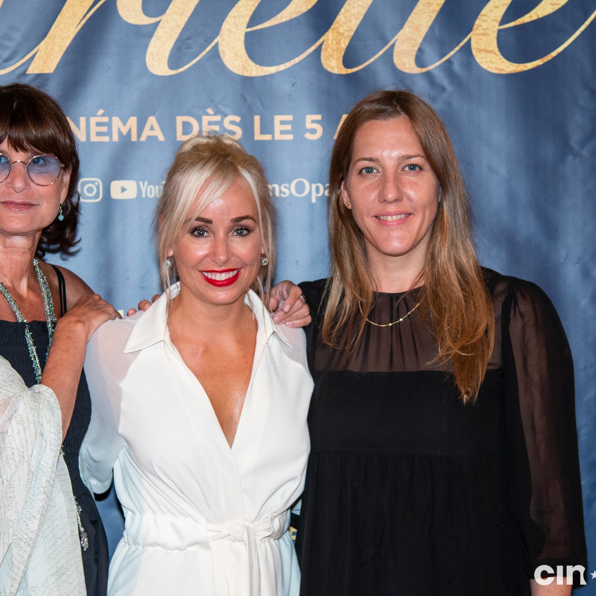 Sur le tapis rouge du film Arlette