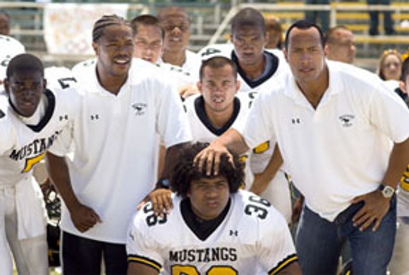 The Rock et les Mustangs dans Gridiron Gang