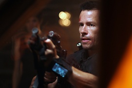Une scène du film Lockout