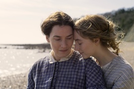 Une scène du film Ammonite Une scène du film Ammonite