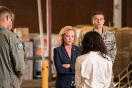 Une scène du film Operation Christmas Drop