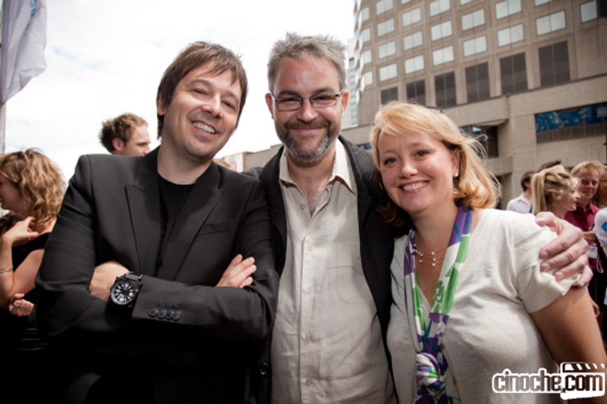 Ian Lauzon sur le tapis rouge de De père en flic