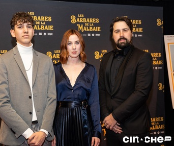 Sur le tapis rouge du film Les Barbares de La Malbaie