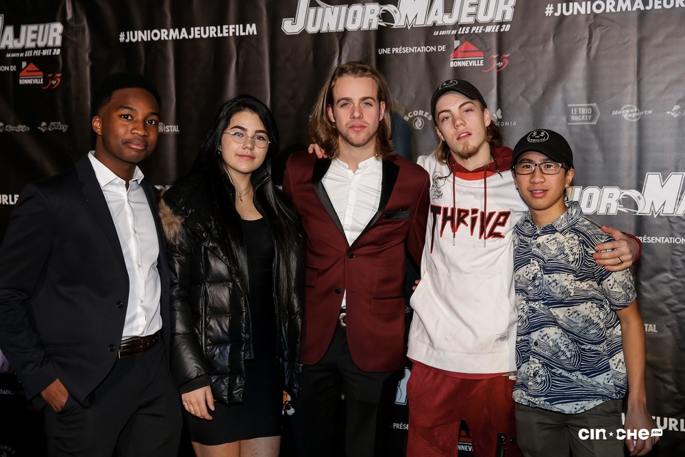 Sur le tapis rouge du film Junior majeur