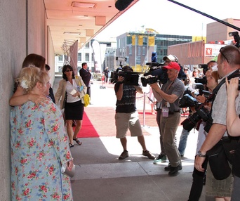 Sur le tapis rouge du film Le sens de l'humour