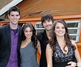 Sur le tapis rouge de 2 Frogs dans l'ouest