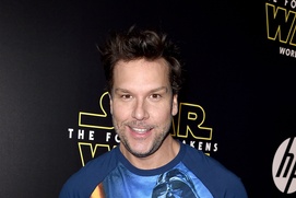 Sur le tapis rouge de Star Wars: The Force Awakens Sur le tapis rouge de Star Wars: The Force Awakens