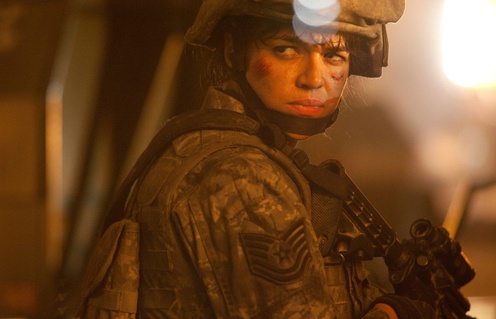 Michelle Rodriguez dans Battle: Los Angeles
