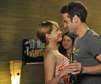Une scène du film Take This Waltz