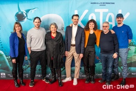 Sur le tapis rouge du film Katak, le brave béluga