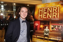 Sur le tapis rouge du film Henri Henri