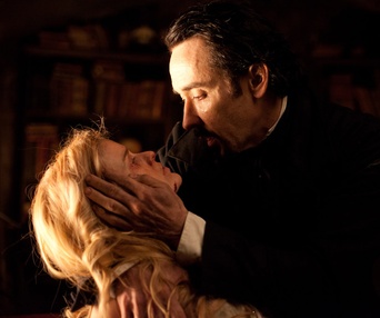 Une scène du film The Raven