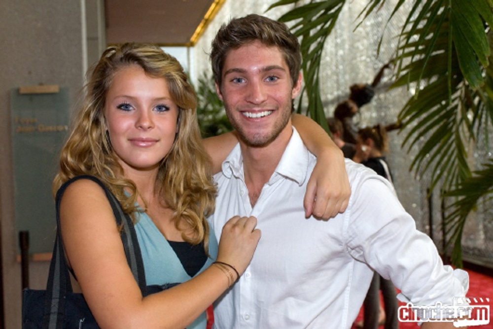 Charlotte Aubin et Thomas Lalonde sur le tapis rouge de Un été sans point ni coup sûr