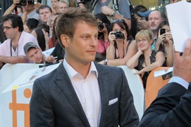 TIFF 2012 - Sur le tapis rouge de Looper