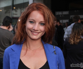Sur le tapis rouge du film L'affaire Dumont