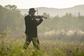 Une scène du film The Song of Names