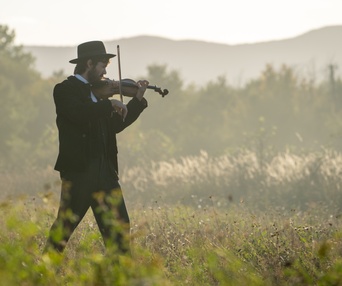 Une scène du film The Song of Names