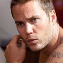 Taylor Kitsch dans Savages