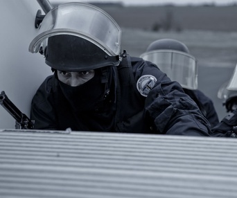 Une scène du film L'assaut