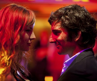 Une scène du film L'amour dure trois ans