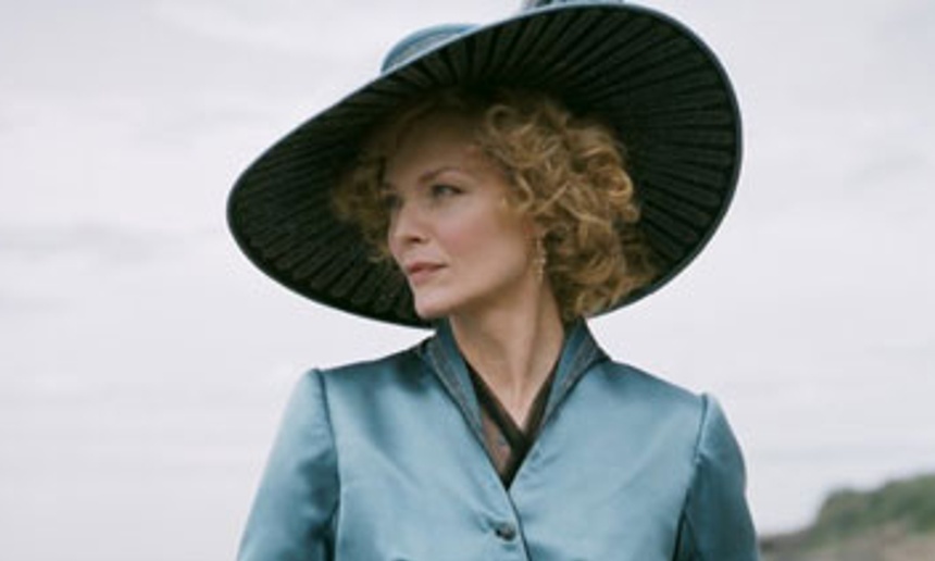 Michelle Pfeiffer pourrait jouer dans le prochain film de Tim Burton