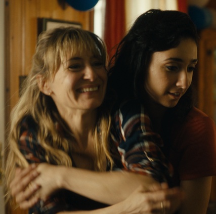 Une famille chamboulée par la maladie mentale : voyez la bande-annonce du film québécois PAQUET DE TROUBLES