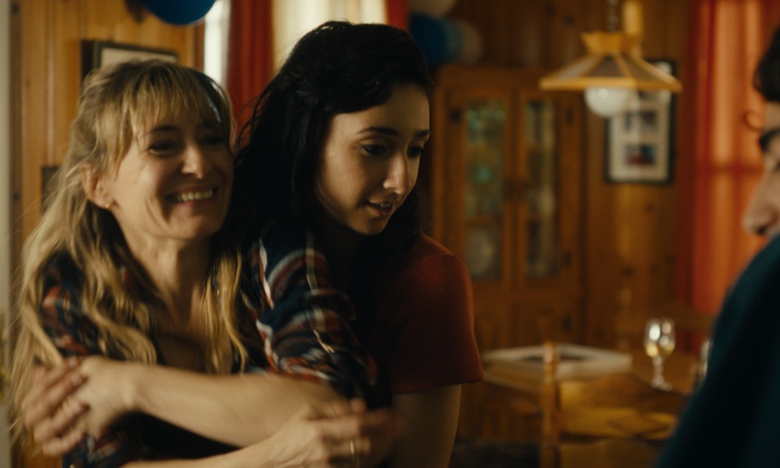 Une famille chamboulée par la maladie mentale : voyez la bande-annonce du film québécois PAQUET DE TROUBLES