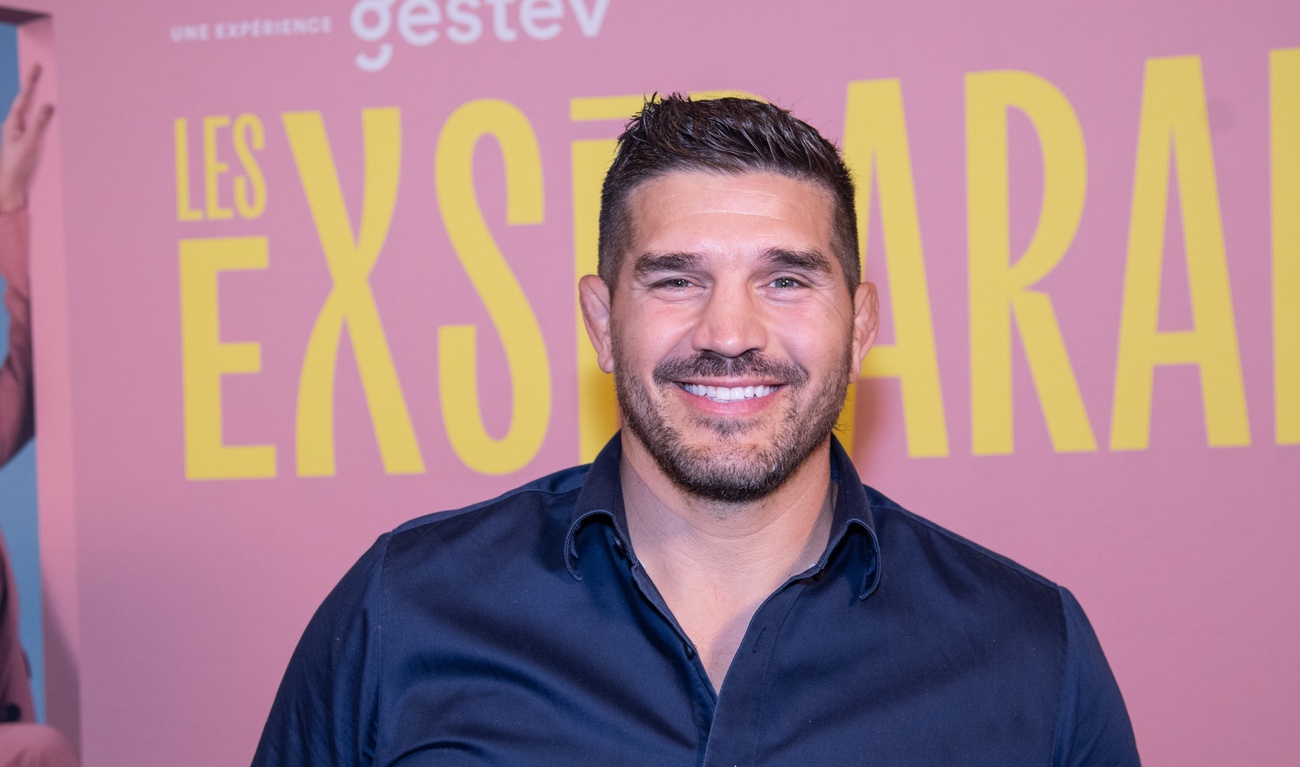 Image de l'article Le comédien Patrick Côté foule un tapis rouge en compagnie de sa fille