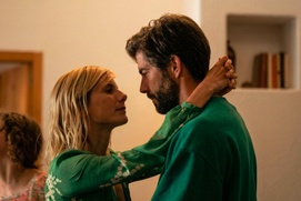Pierre-Yves Cardinal et Mélanie Laurent dans le film Qui brille au combat