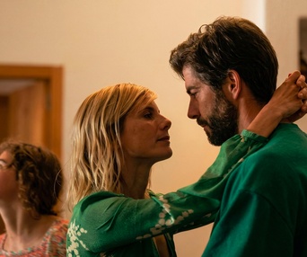 Pierre-Yves Cardinal et Mélanie Laurent dans le film Qui brille au combat