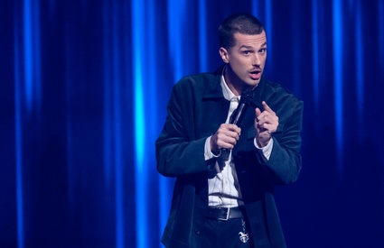 Image de l'article Revoyez Pierre-Yves Roy Desmarais au lit avec Marjo en introduction du Gala de l'Adisq