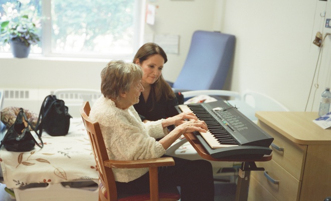 Image de l'article « J’ai souvenir encore» : France Beaudoin propose un documentaire lumineux et nécessaire