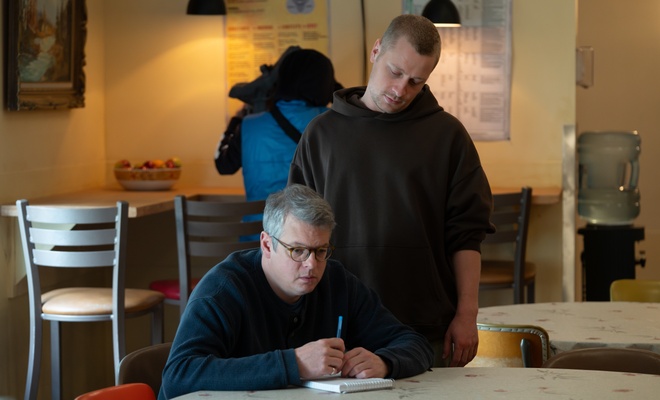 Image de l'article Patrick Drolet laisse présager des jours sombres pour son personnage dans «Sur le fil »