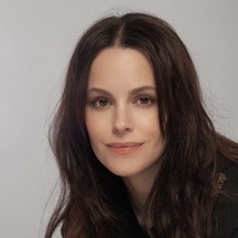 Photo de Emily Hampshire